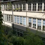 Top Cozy Apartment In The Upper Marais Area